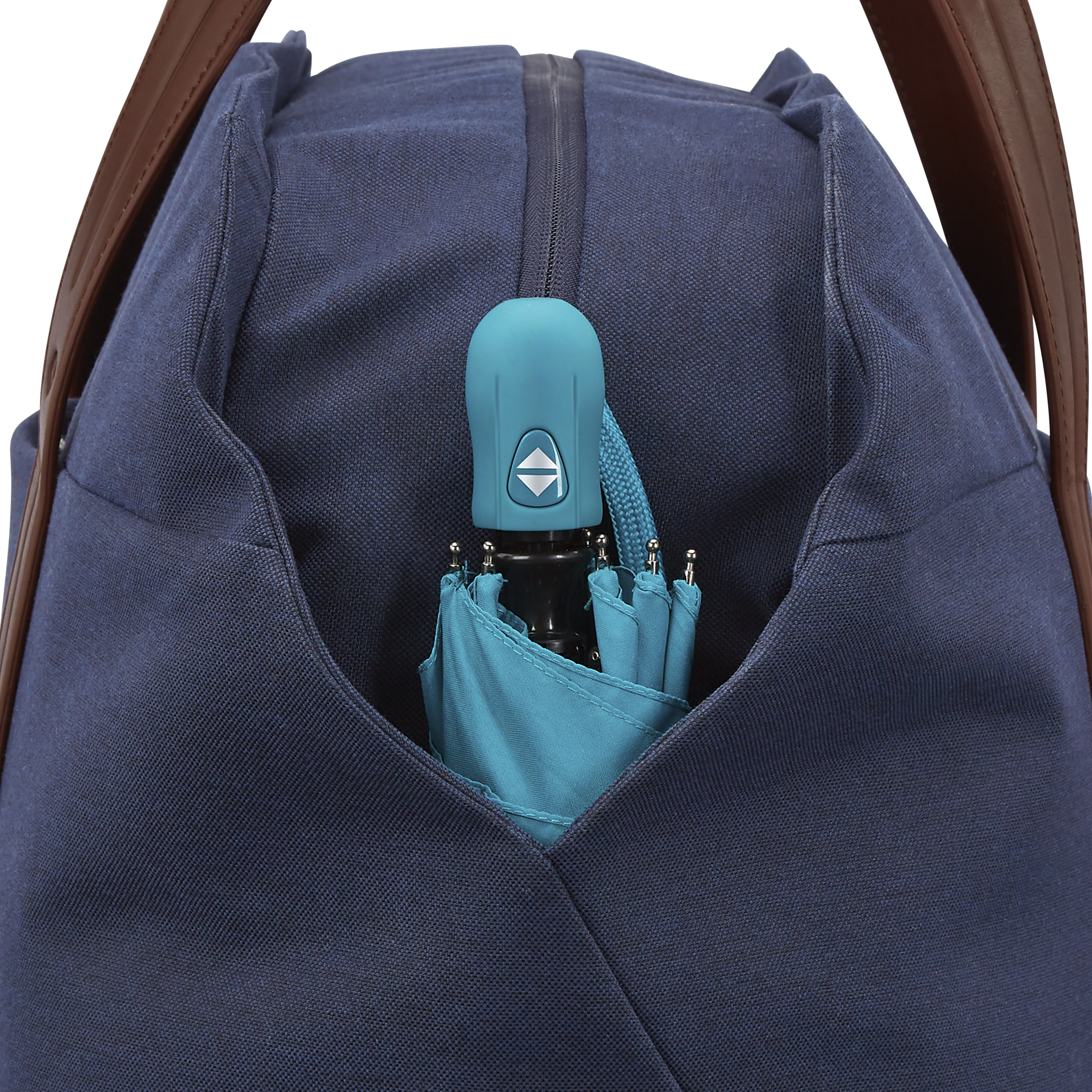 Virtuosa Weekender in the color Navy. image number 3